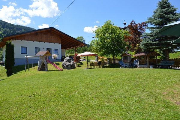 Garden mit Sitzgelegenheit